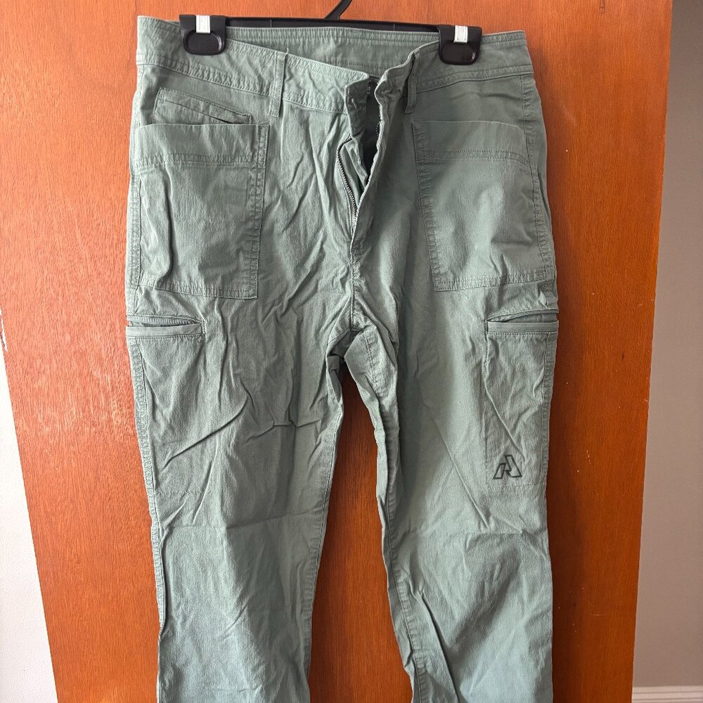 Eddie Bauer Women's Guides' Day Off Straight Leg Pants, Size 10, Green